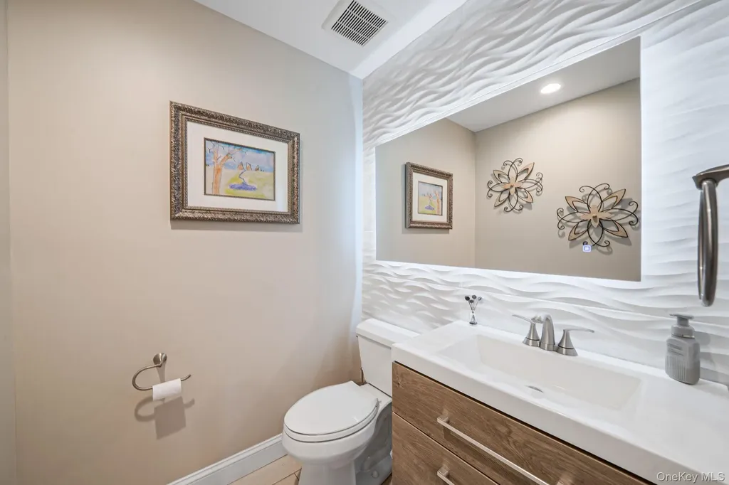 31 Dillon Drive Dix Hills NY 11746
