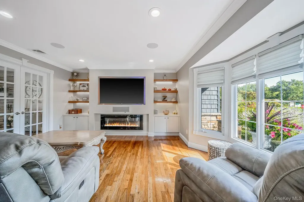 31 Dillon Drive Dix Hills NY 11746
