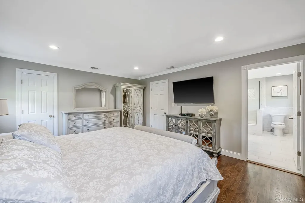 31 Dillon Drive Dix Hills NY 11746