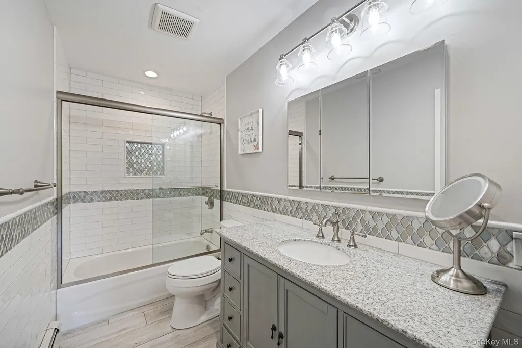31 Dillon Drive Dix Hills NY 11746