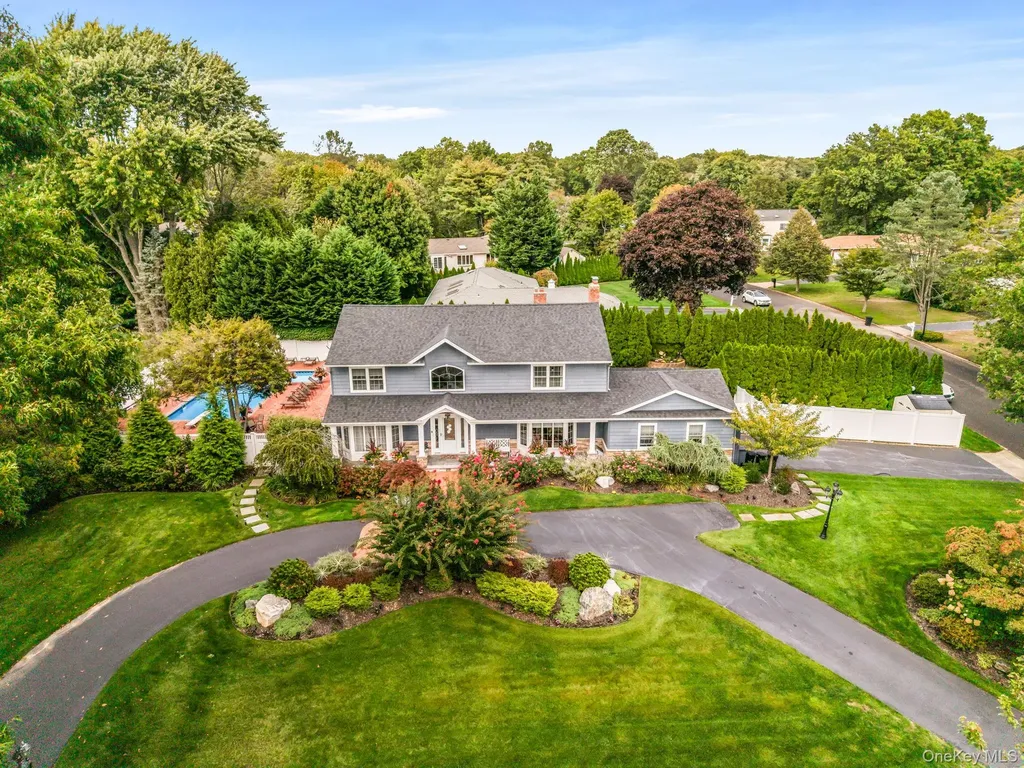 31 Dillon Drive Dix Hills NY 11746