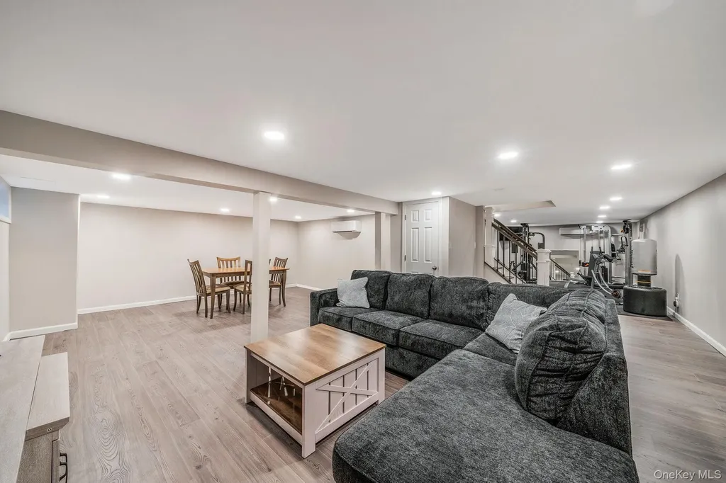 31 Dillon Drive Dix Hills NY 11746