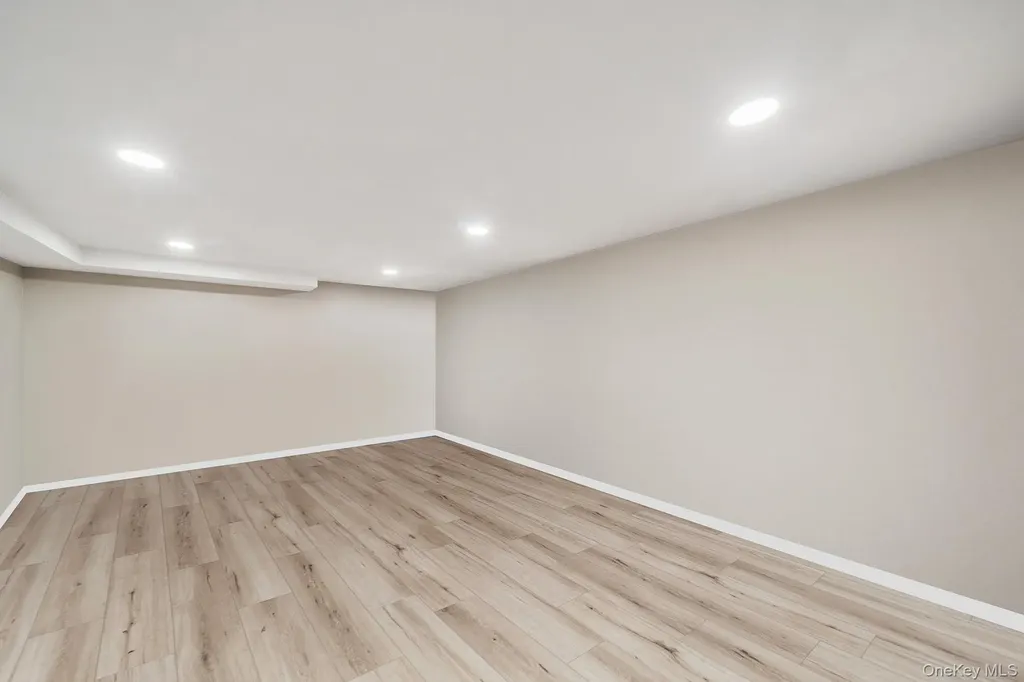 31 Dillon Drive Dix Hills NY 11746