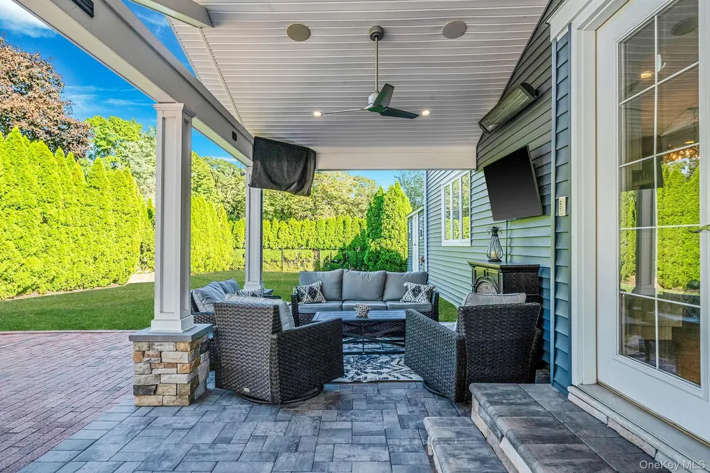31 Dillon Drive Dix Hills NY 11746
