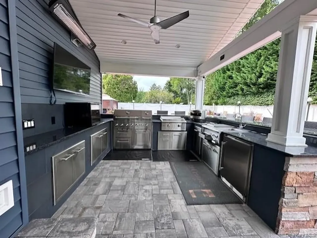 31 Dillon Drive Dix Hills NY 11746