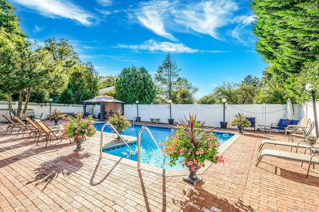 31 Dillon Drive Dix Hills NY 11746