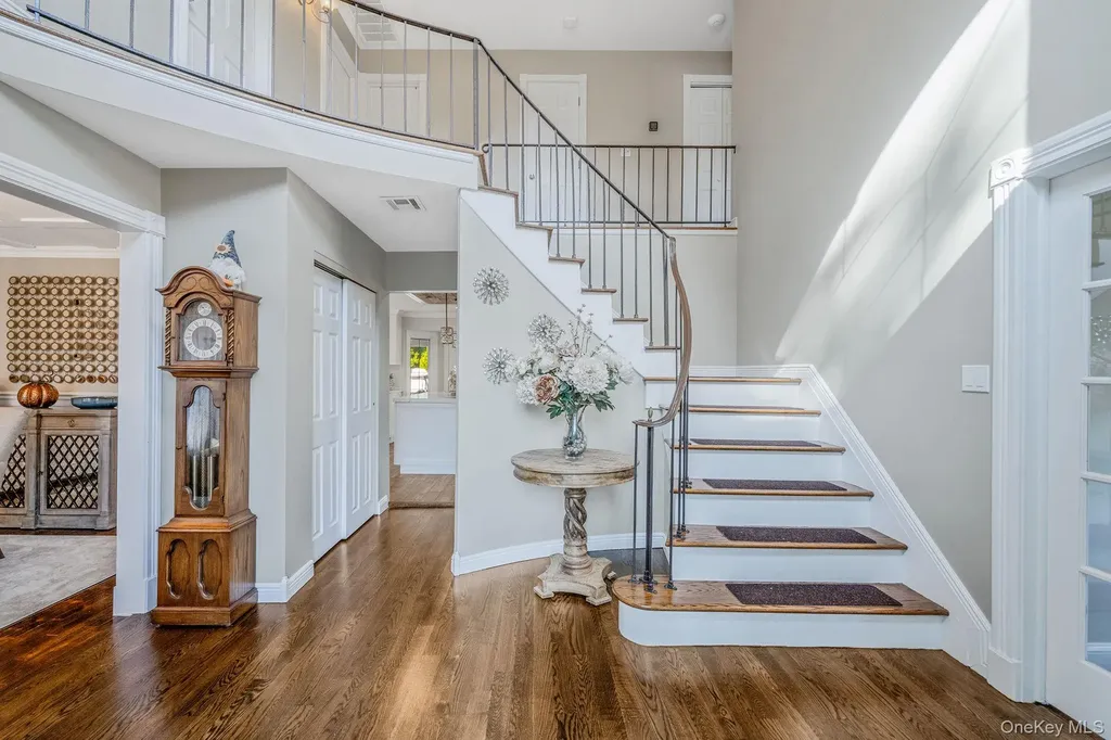 31 Dillon Drive Dix Hills NY 11746