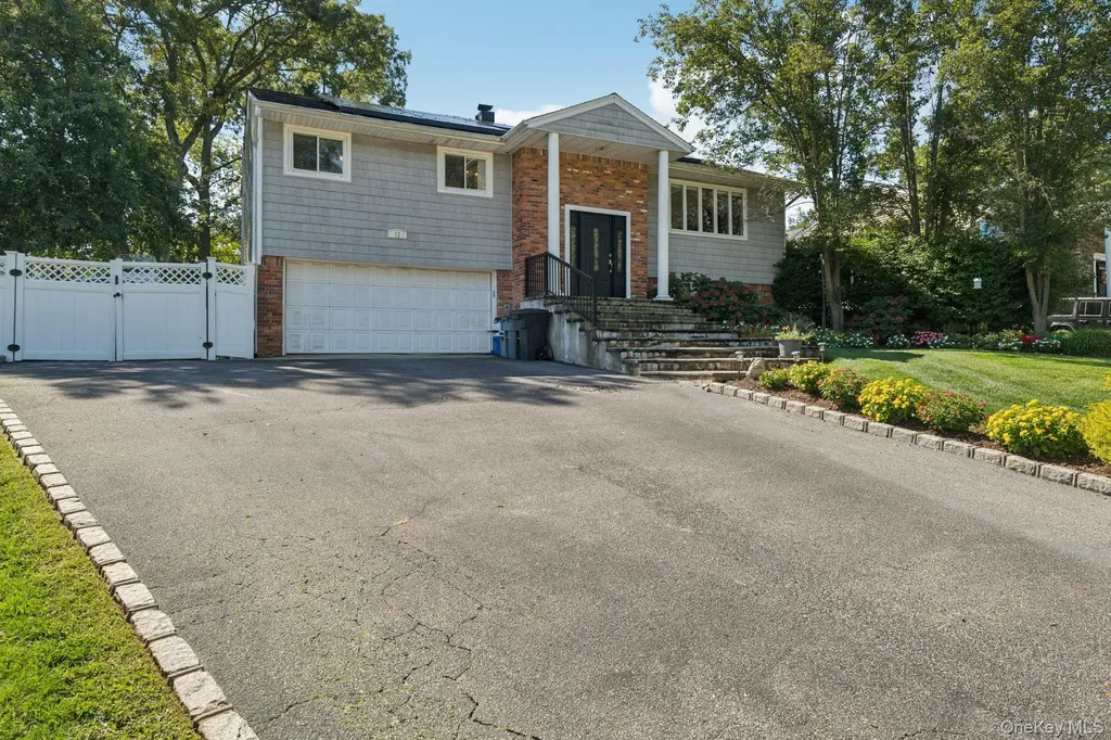 12 Wesleyan Road Commack NY 11725