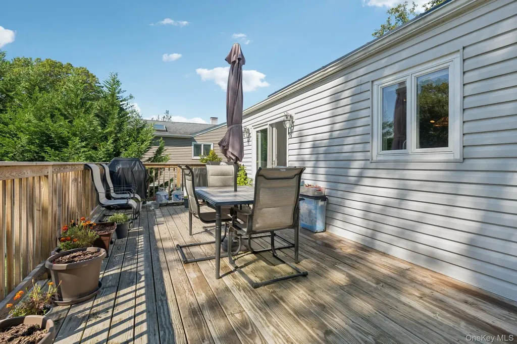 12 Wesleyan Road Commack NY 11725