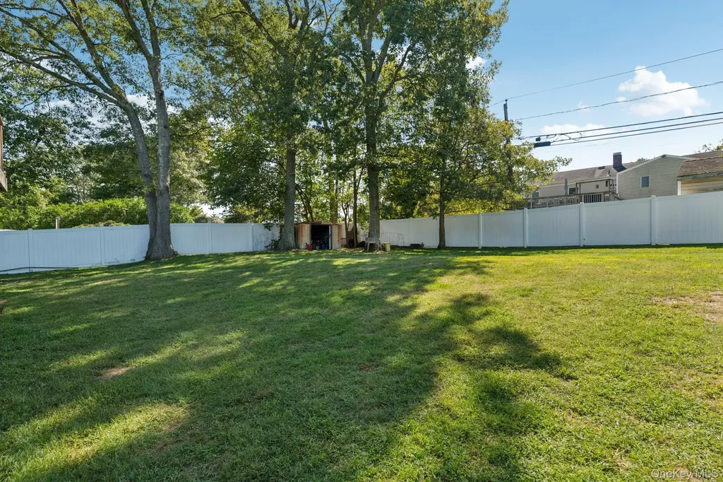 12 Wesleyan Road Commack NY 11725