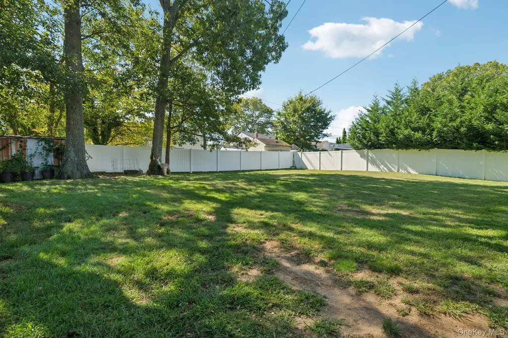 12 Wesleyan Road Commack NY 11725