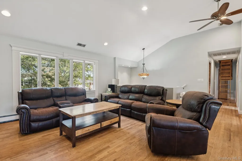 12 Wesleyan Road Commack NY 11725