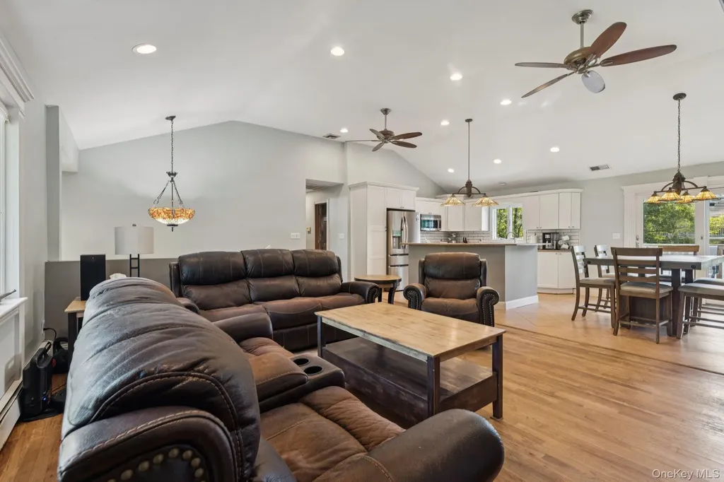 12 Wesleyan Road Commack NY 11725