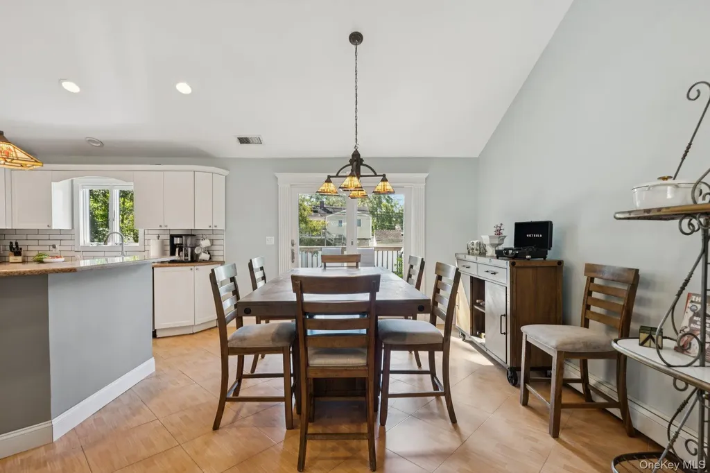 12 Wesleyan Road Commack NY 11725