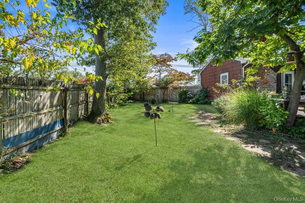 209 Claremont Avenue West Babylon NY 11704