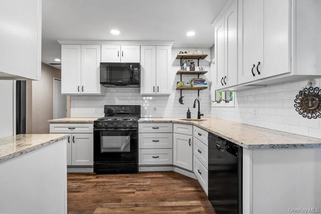 209 Claremont Avenue West Babylon NY 11704