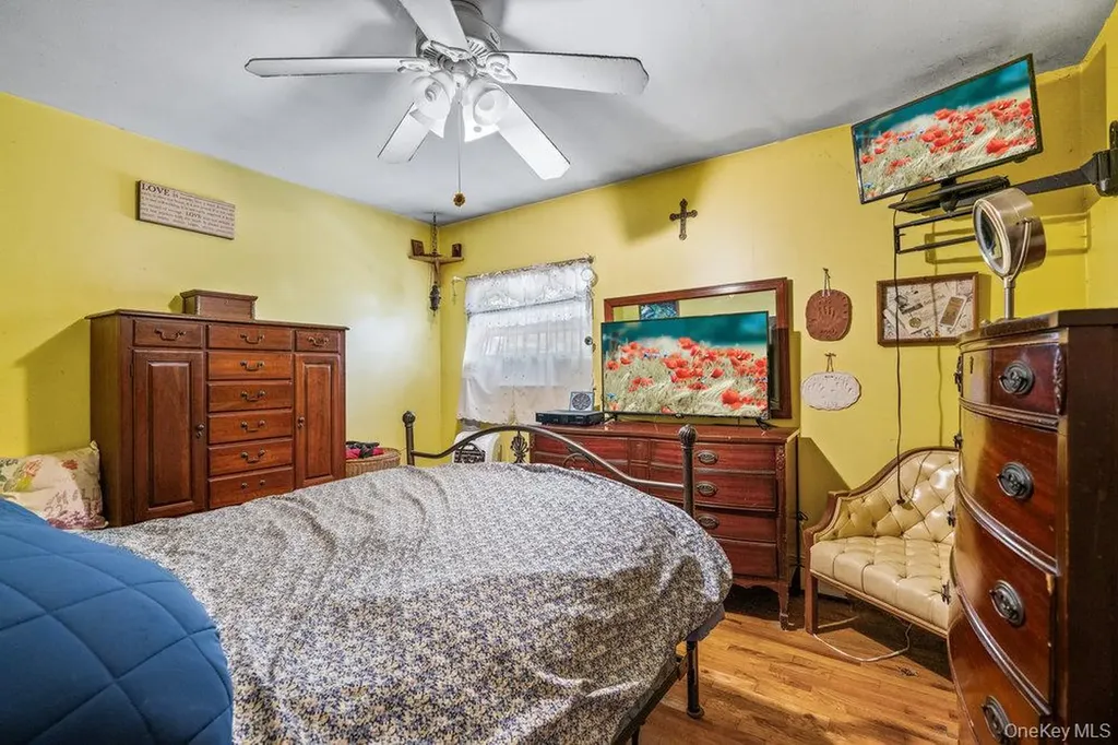 209 Claremont Avenue West Babylon NY 11704