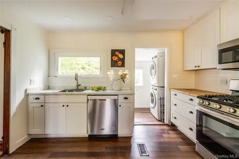 47 Summit Street Hudson NY 12565