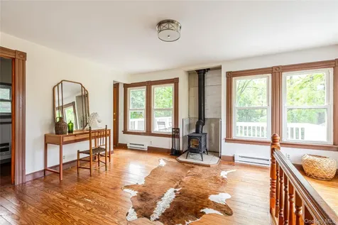 47 Summit Street Hudson NY 12565