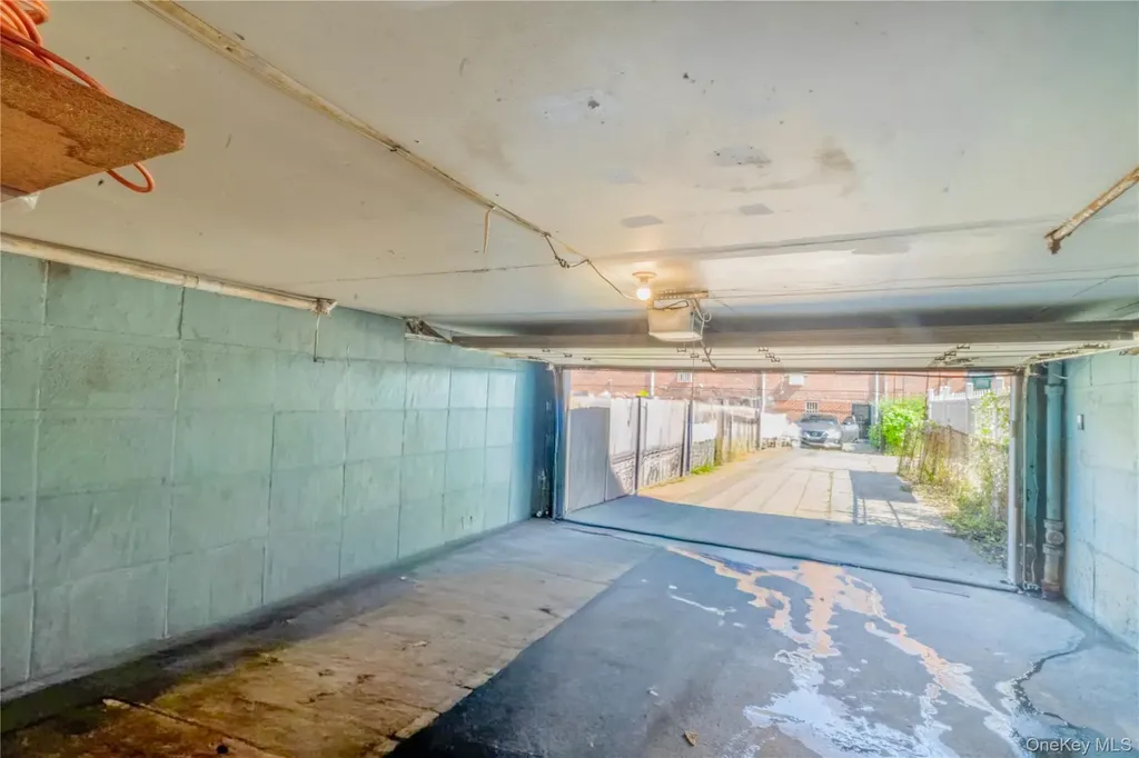 565 E 81st Street Brooklyn NY 11236
