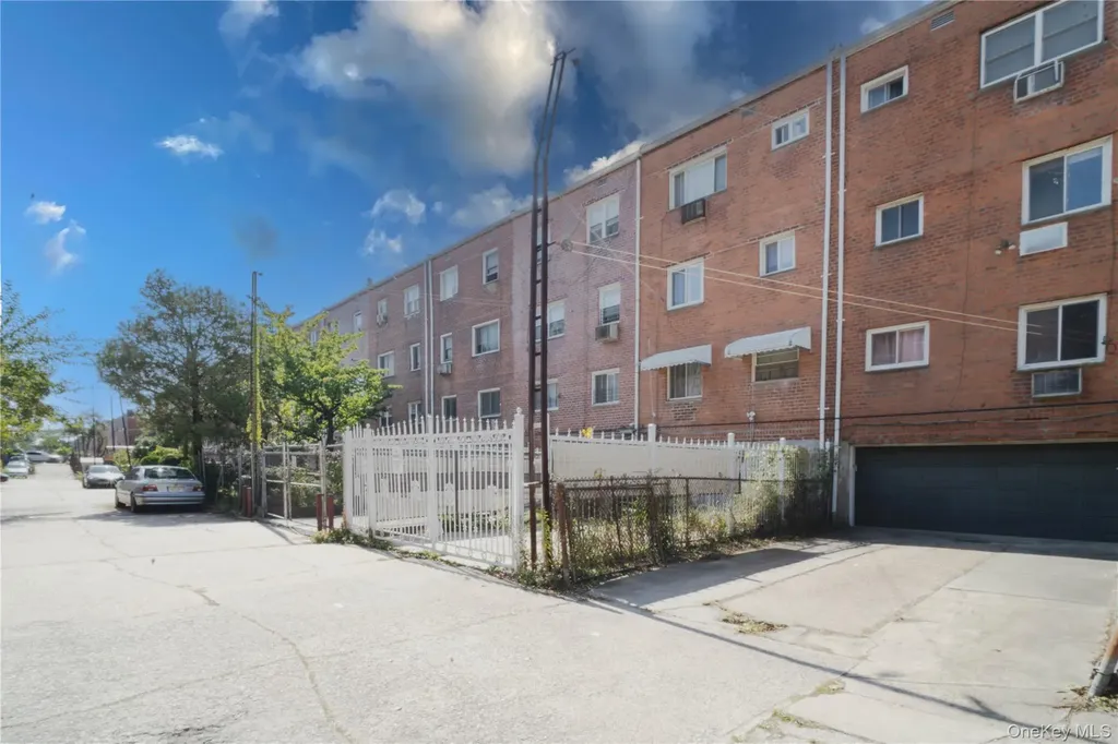 565 E 81st Street Brooklyn NY 11236