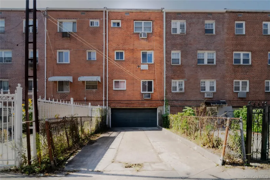 565 E 81st Street Brooklyn NY 11236