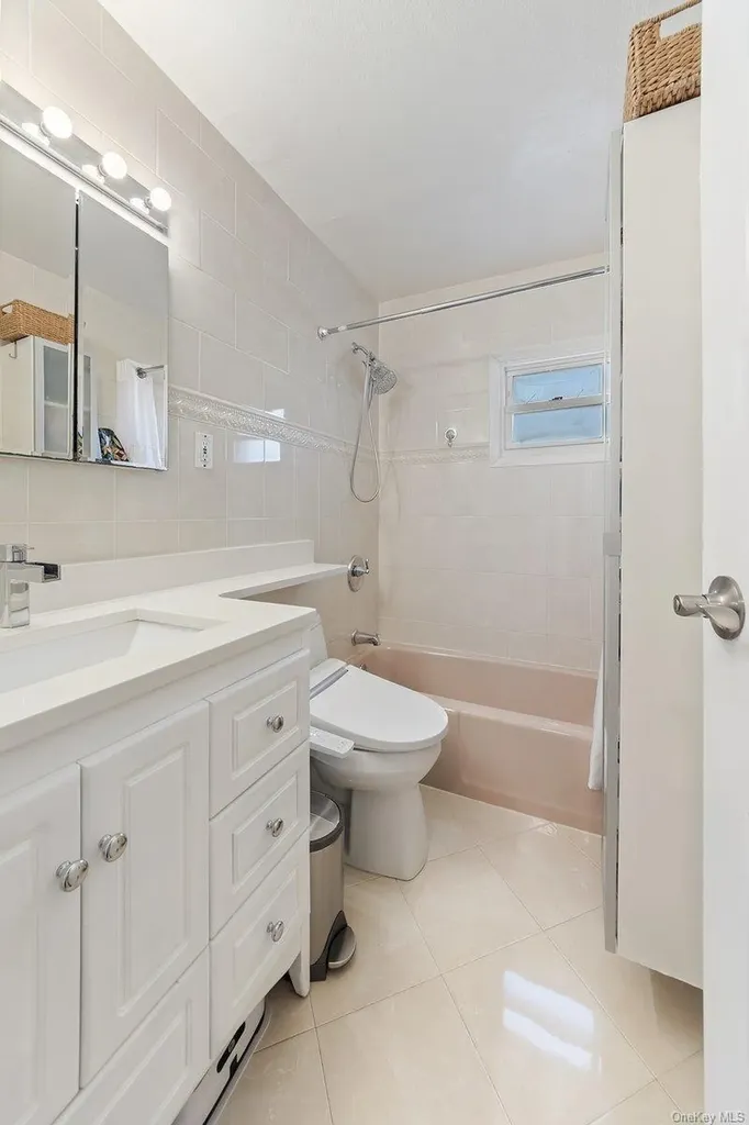 902 Dean Avenue Bronx NY 10465