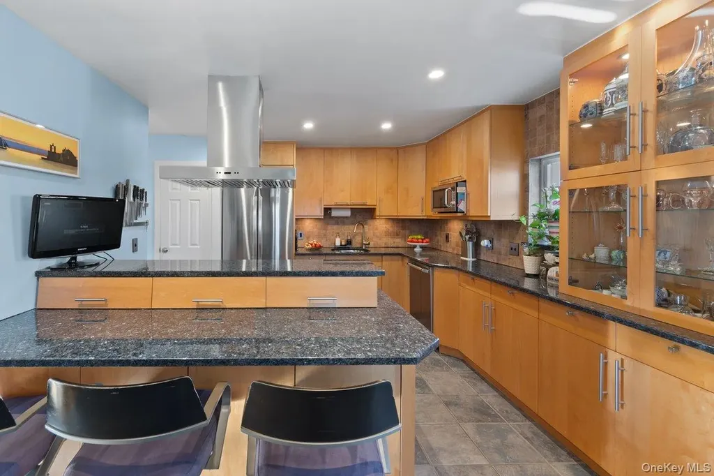 902 Dean Avenue Bronx NY 10465