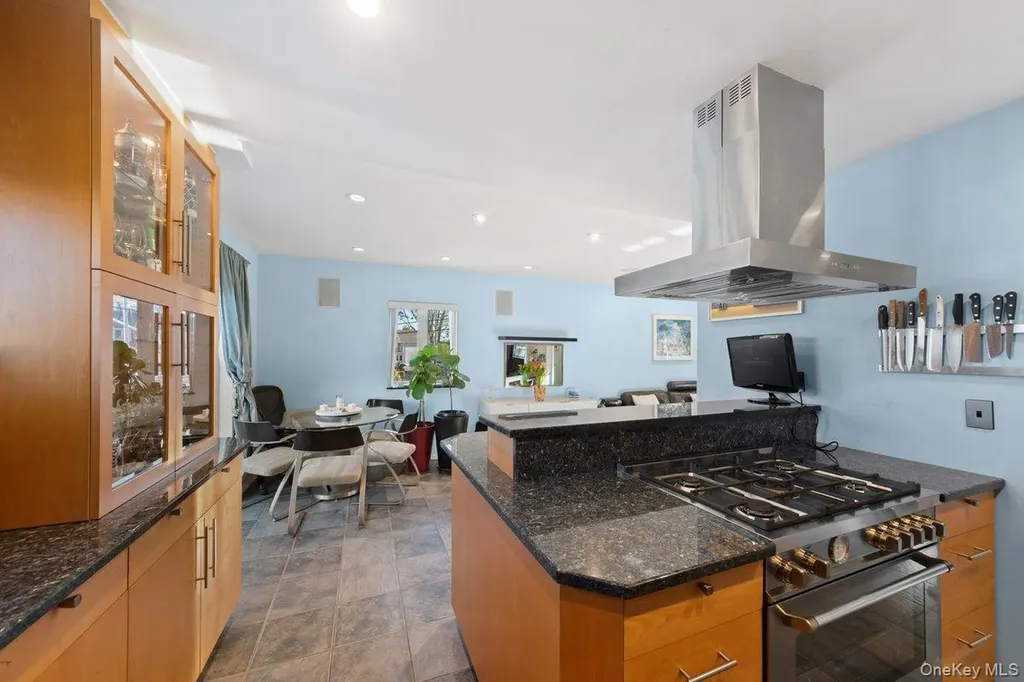 902 Dean Avenue Bronx NY 10465