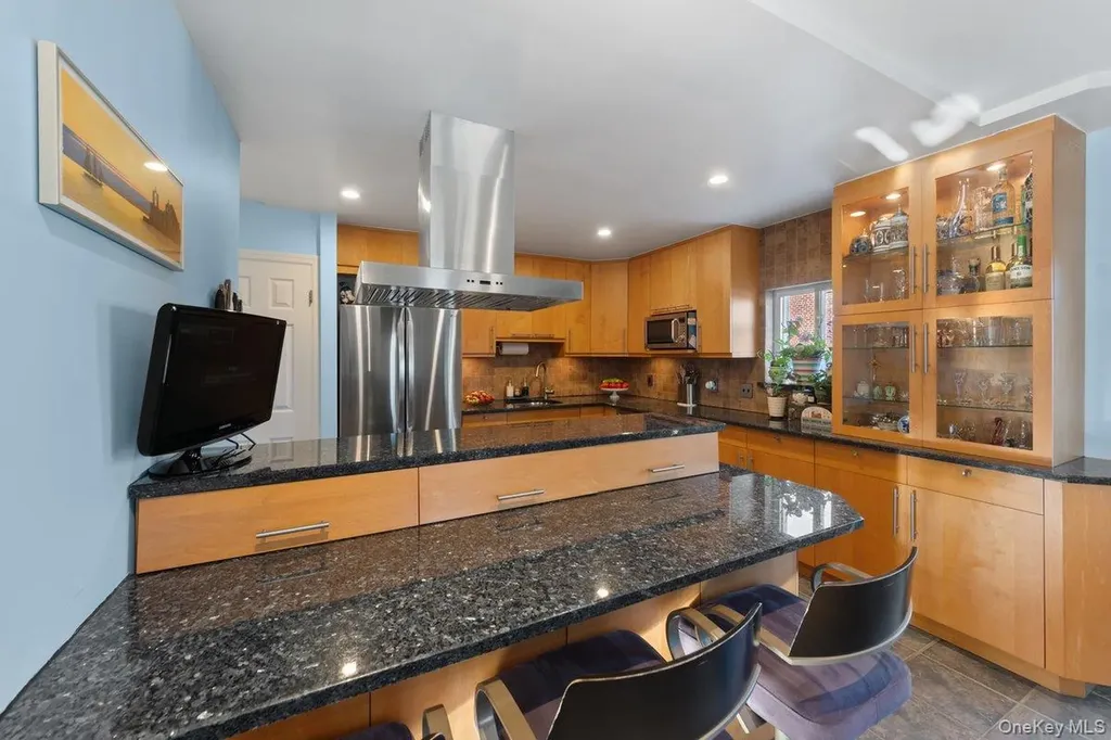902 Dean Avenue Bronx NY 10465