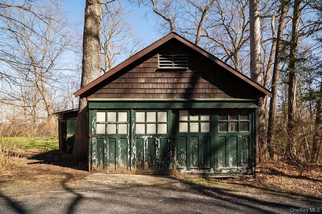 226 Burroughs Drive West Park NY 12493