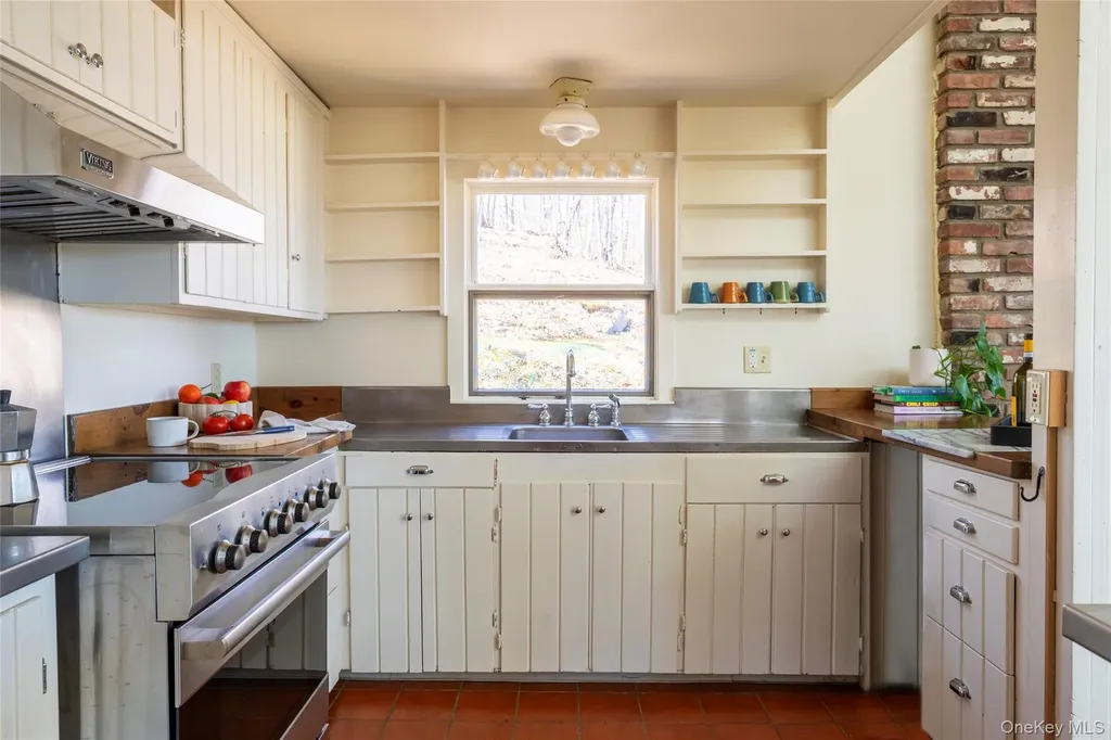 226 Burroughs Drive West Park NY 12493