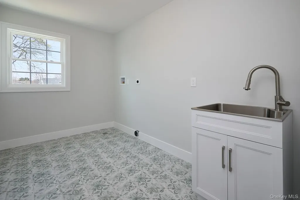 1480 Adam Place Wantagh NY 11793