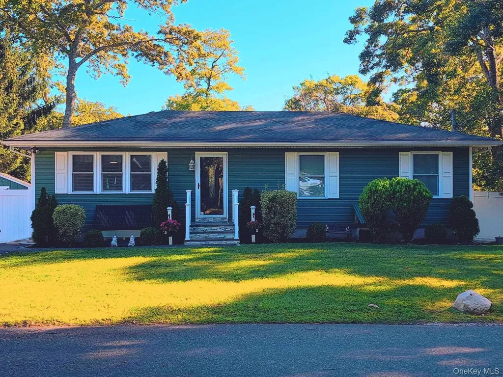 212 Locust Drive Rocky Point NY 11778