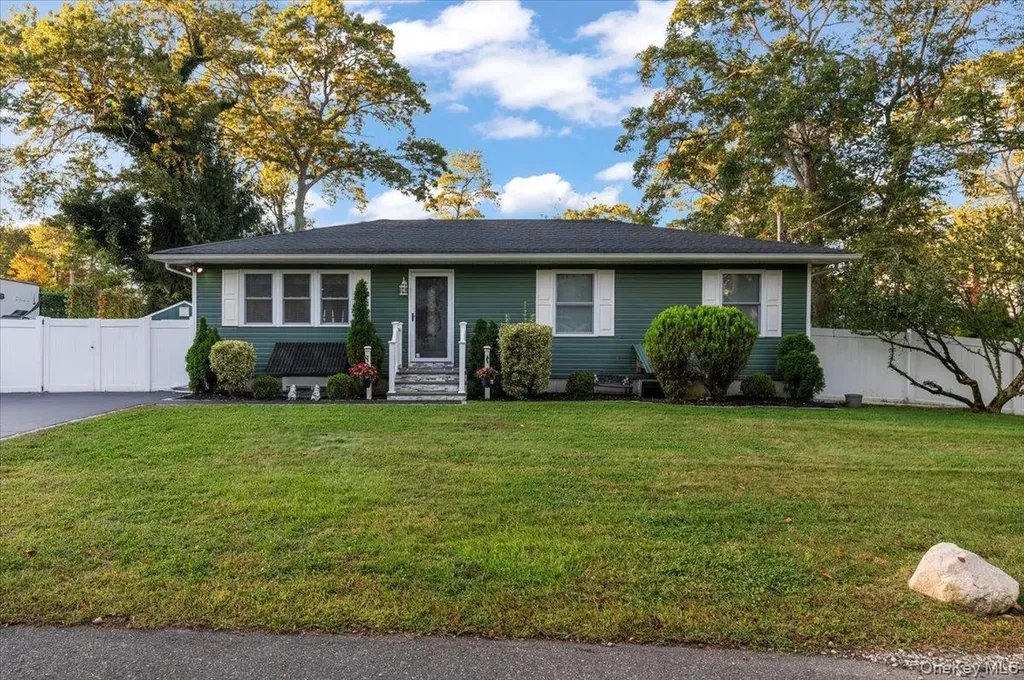 212 Locust Drive Rocky Point NY 11778