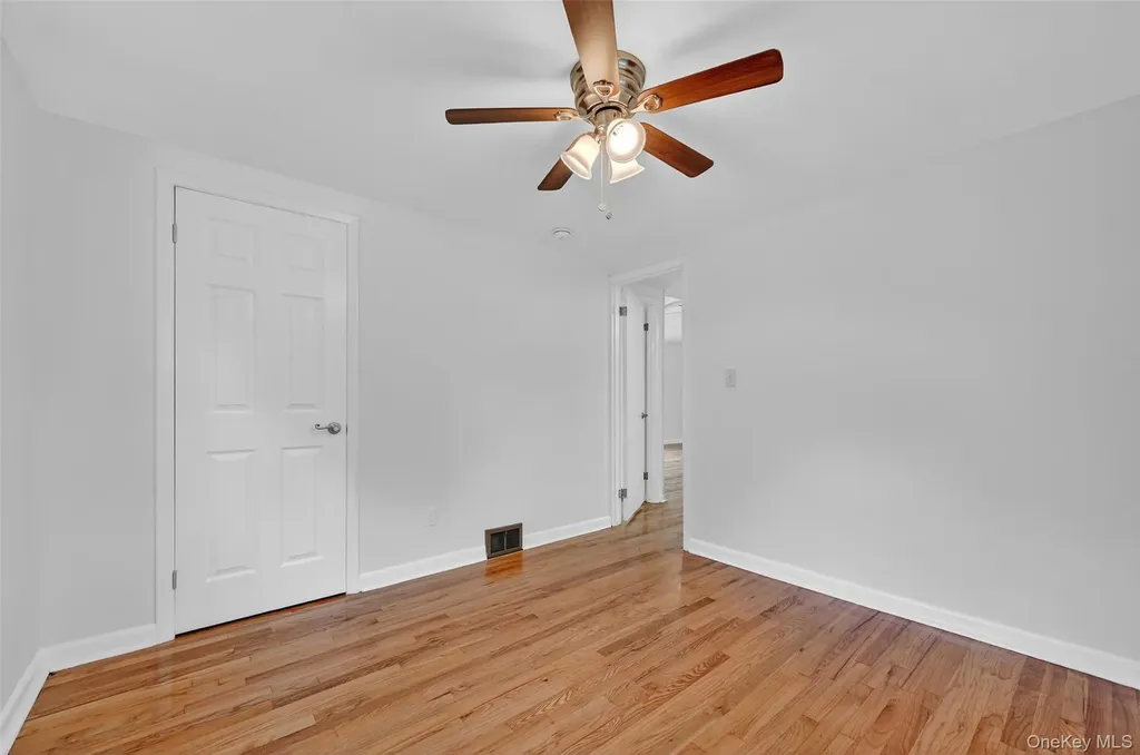 18 Stonecrest Drive New Windsor NY 12553