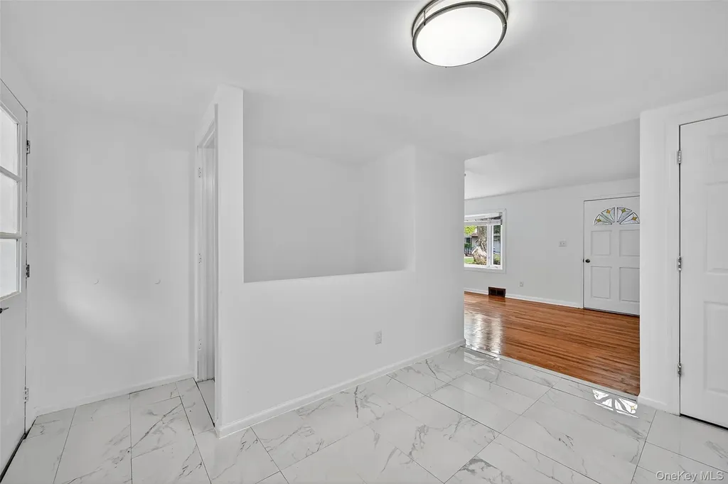18 Stonecrest Drive New Windsor NY 12553