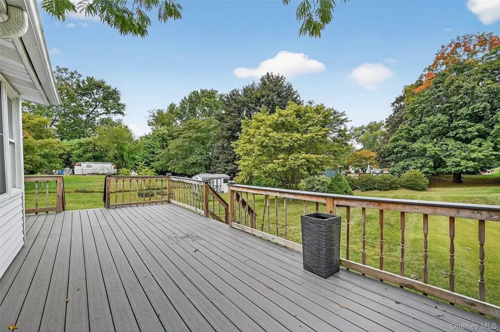 18 Stonecrest Drive New Windsor NY 12553