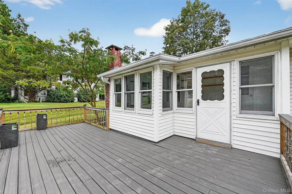 18 Stonecrest Drive New Windsor NY 12553