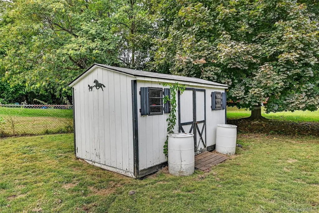 18 Stonecrest Drive New Windsor NY 12553