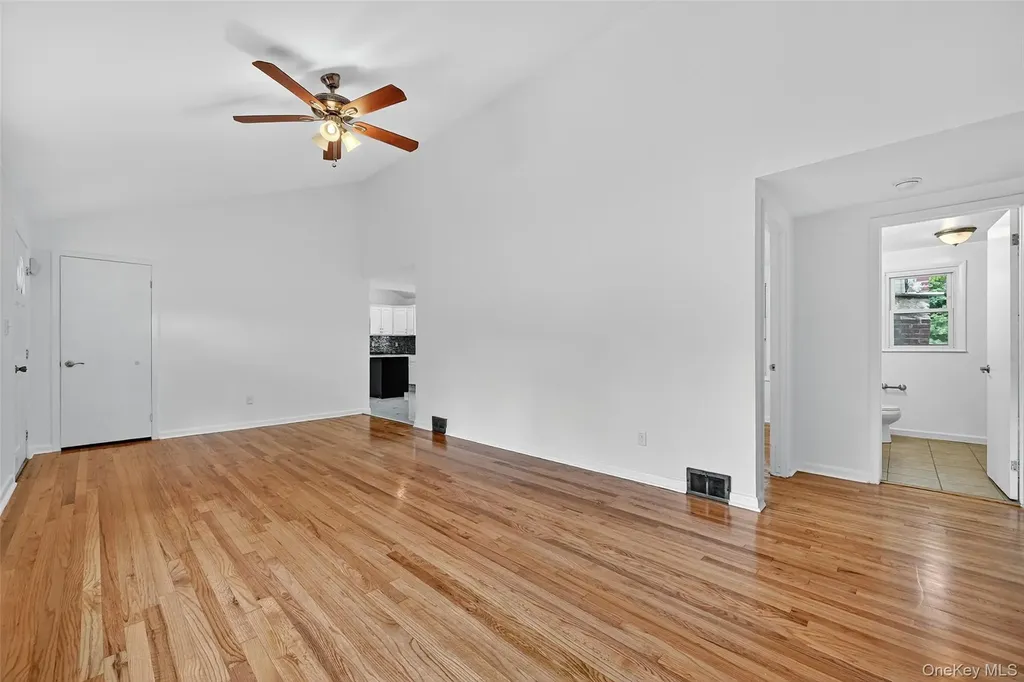 18 Stonecrest Drive New Windsor NY 12553