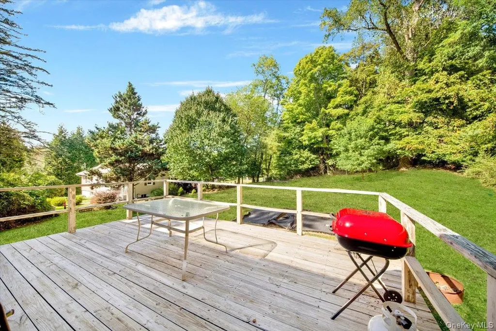 40 Baldwin Lane Mahopac NY 10541