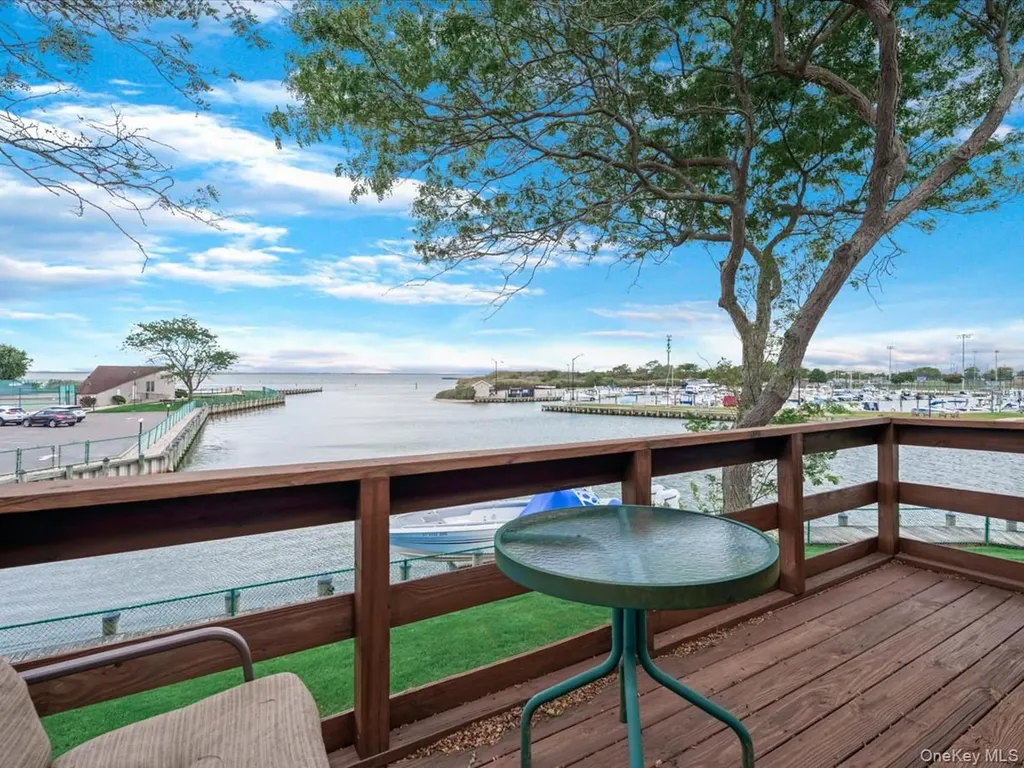 475 Mariners Way Copiague NY 11726