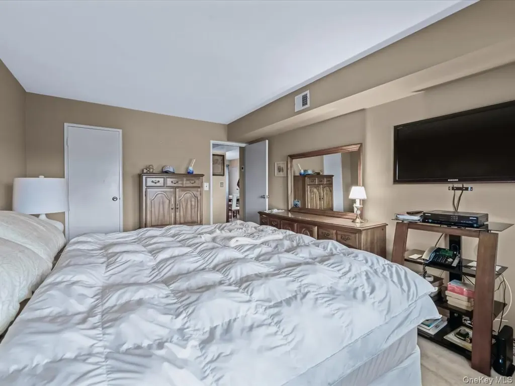 475 Mariners Way Copiague NY 11726