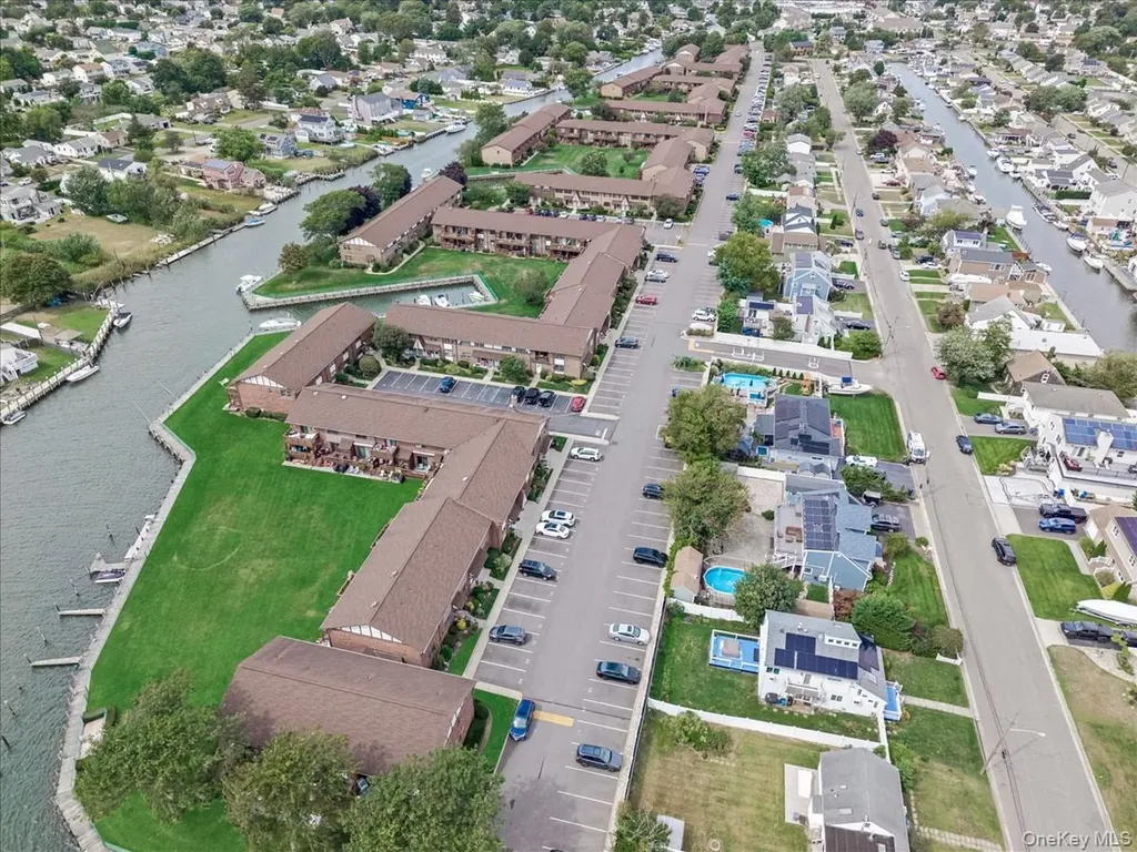 475 Mariners Way Copiague NY 11726