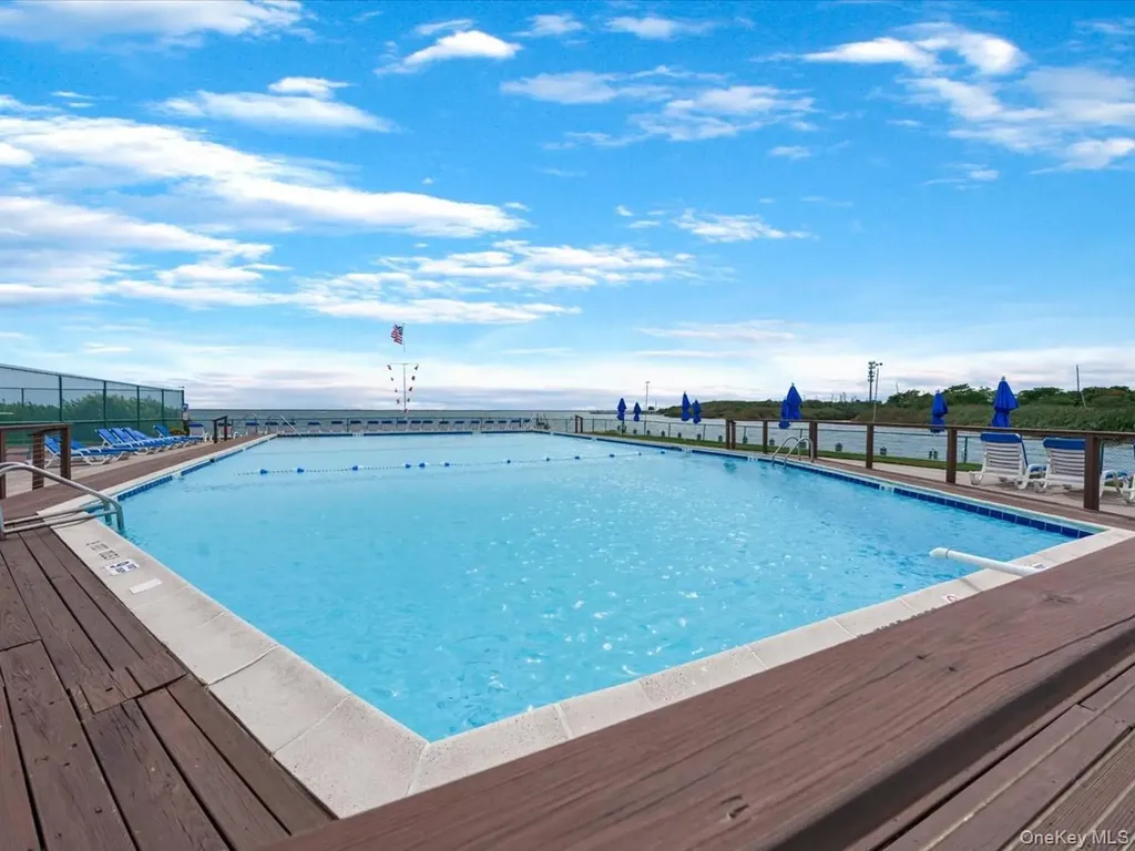 475 Mariners Way Copiague NY 11726