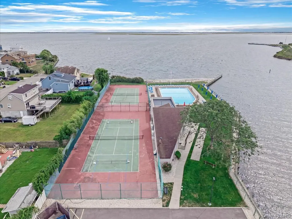 475 Mariners Way Copiague NY 11726