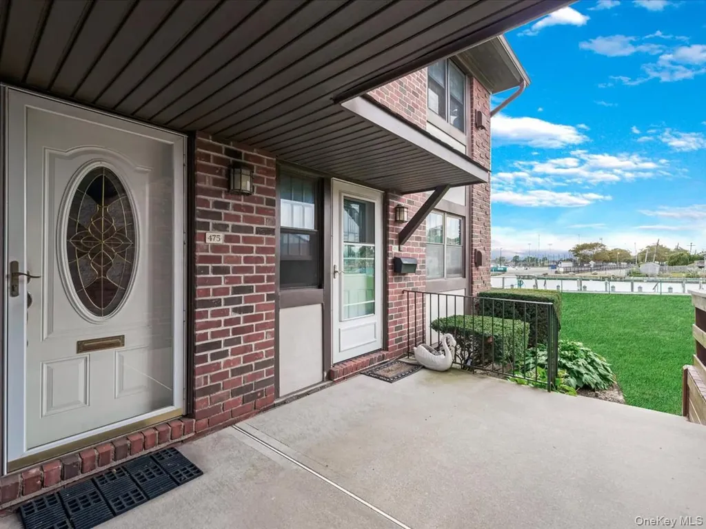 475 Mariners Way Copiague NY 11726