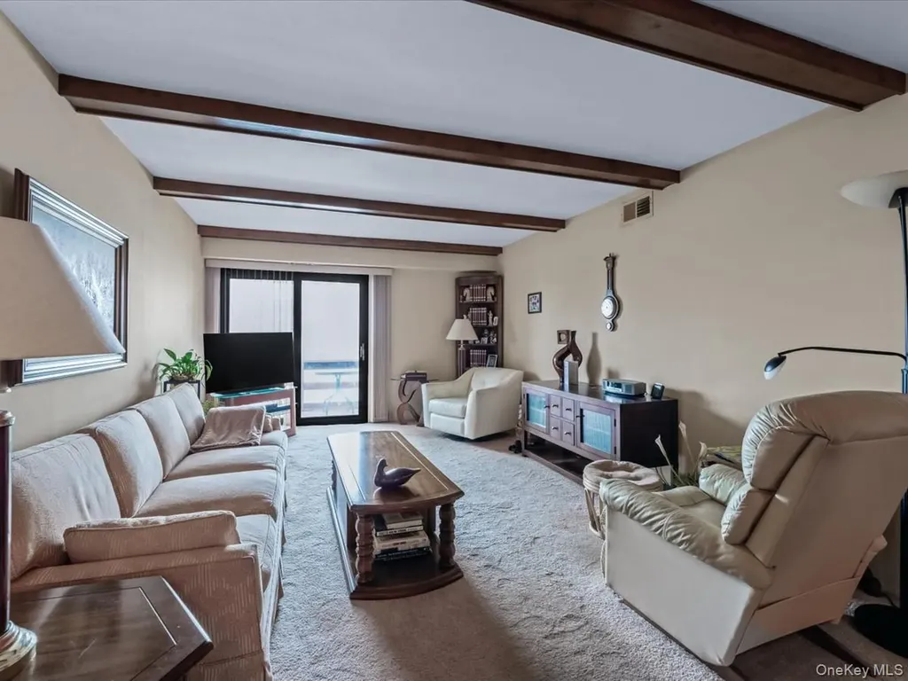 475 Mariners Way Copiague NY 11726