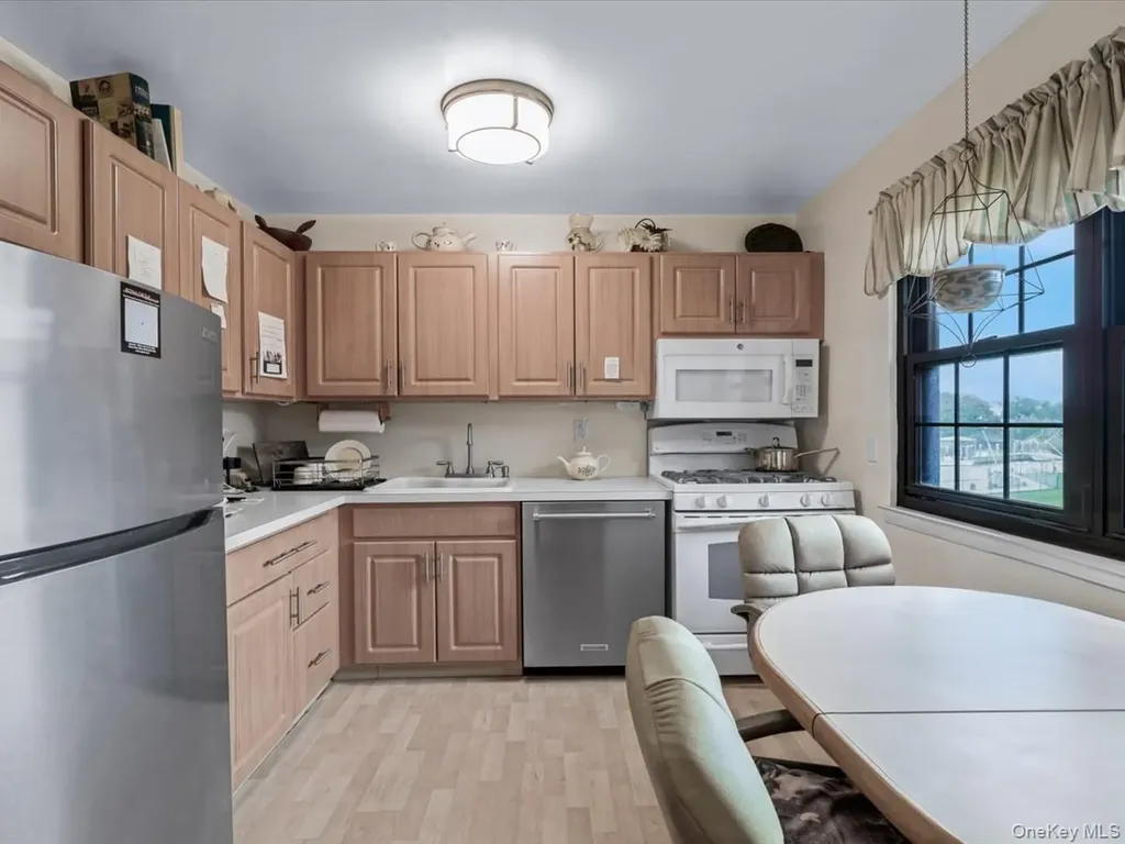 475 Mariners Way Copiague NY 11726